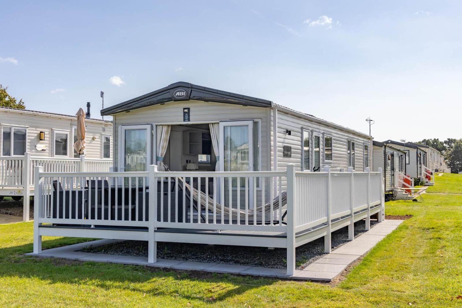 Hiba Luxury At Parkdean Cayton Bay