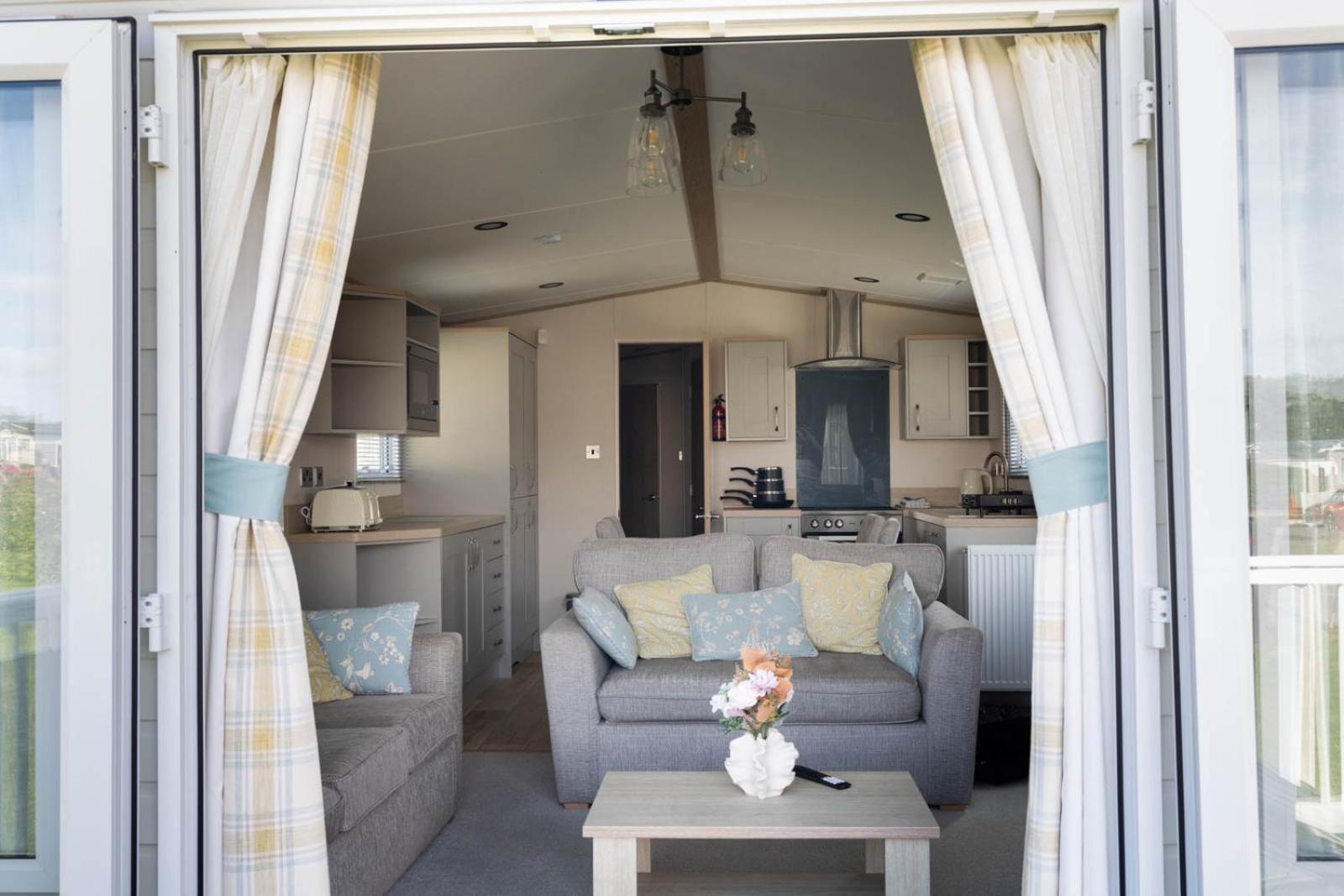 Apartment Hiba Luxury At Parkdean Cayton Bay Scarborough